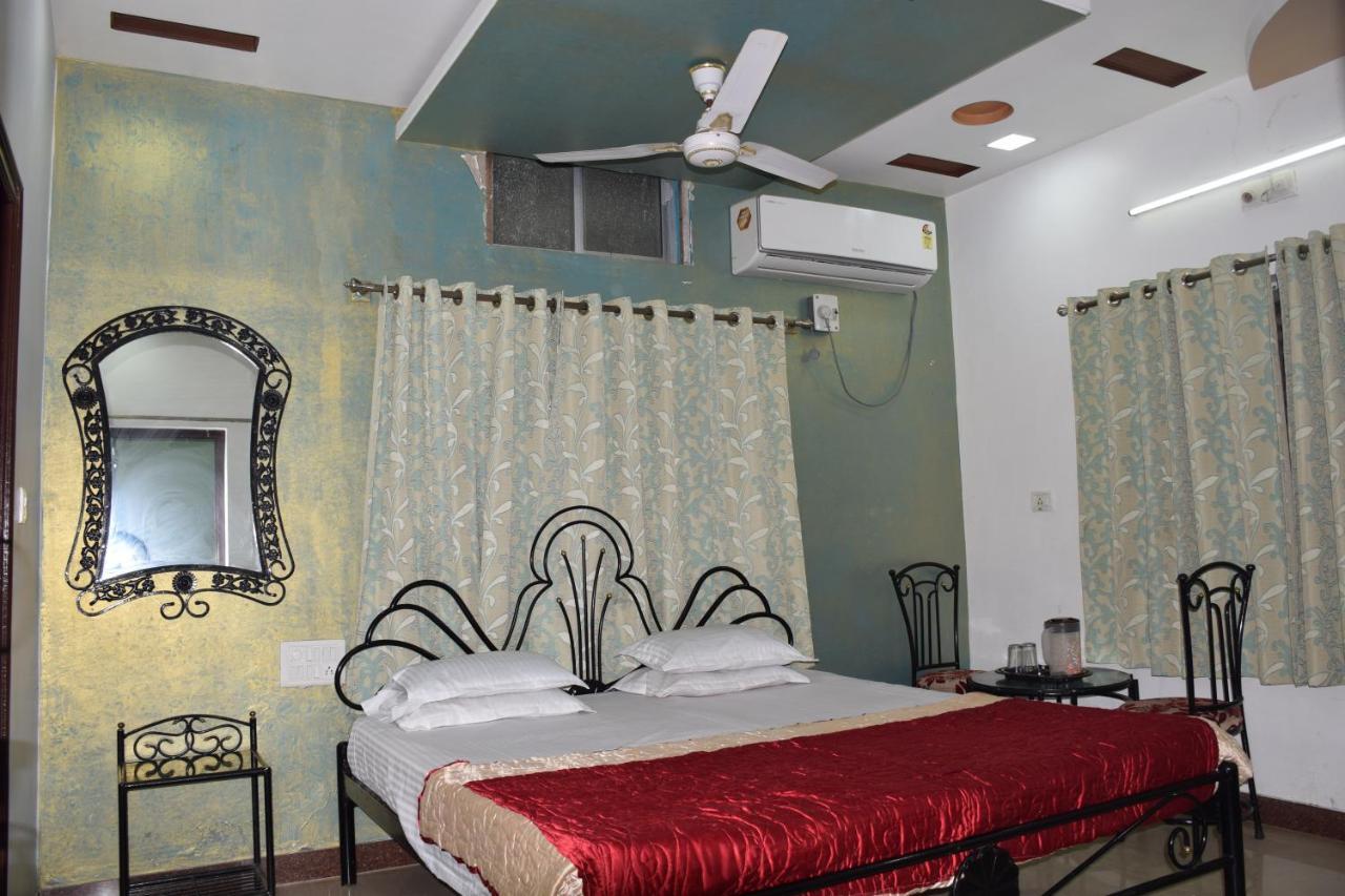 Hotel Deep Valley Mount Abu Exterior photo
