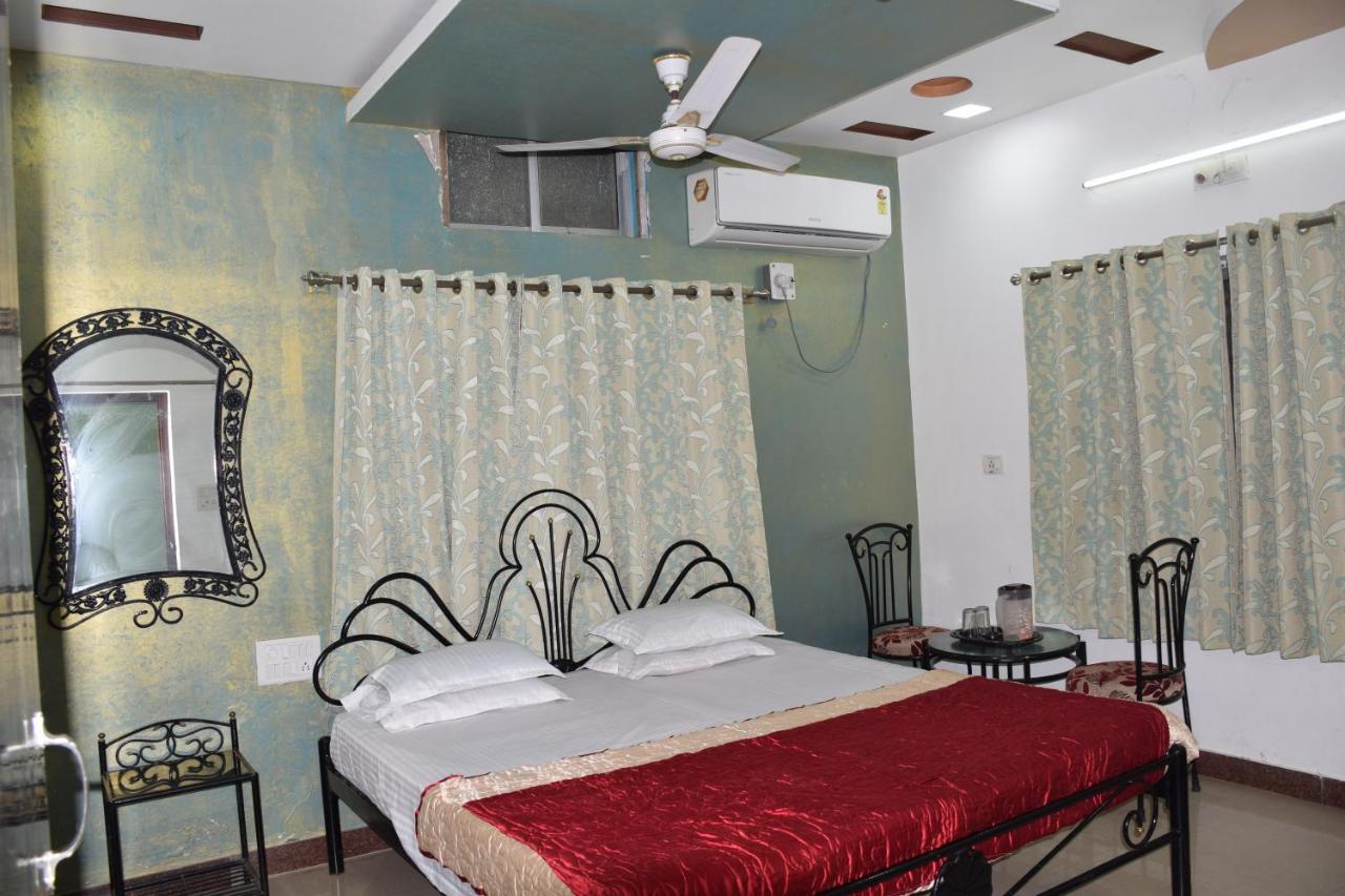 Hotel Deep Valley Mount Abu Exterior photo
